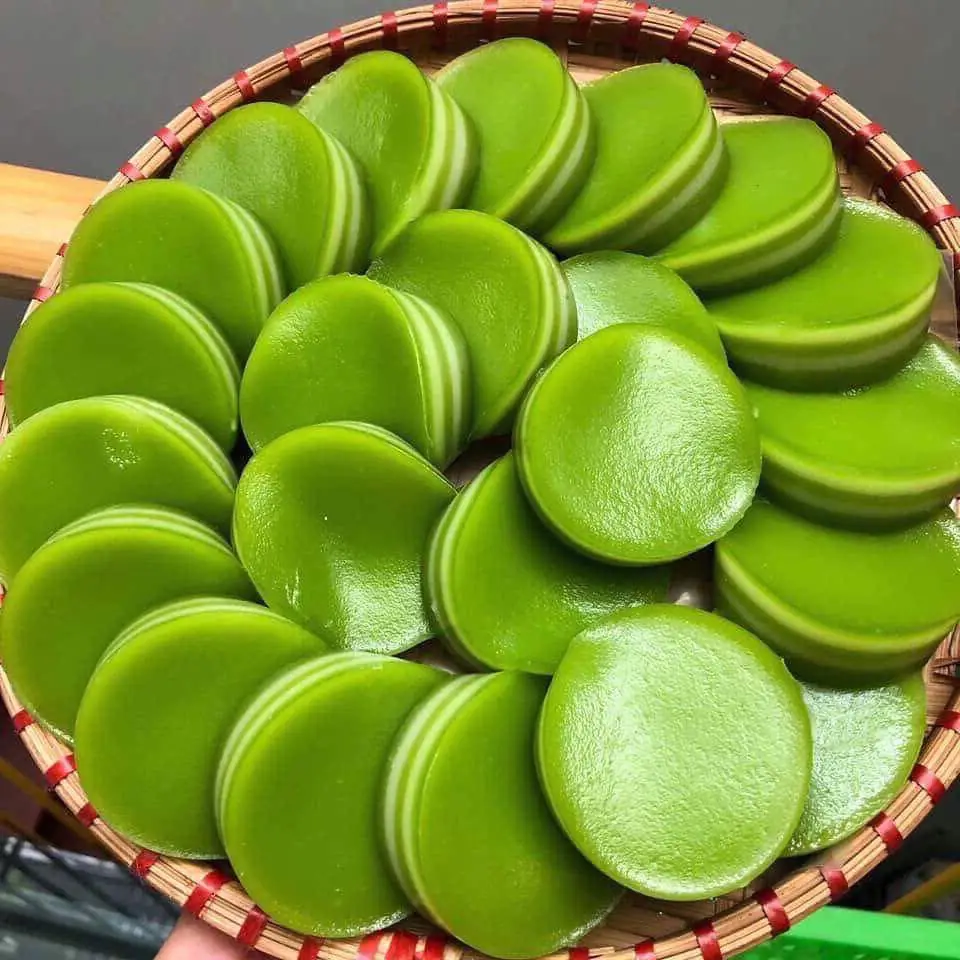 vietnamese steamed layer cake