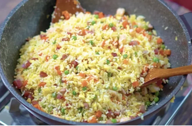 Chinese Sausage Fried Rice Recipe (Cơm Chiên Lạp Xưởng)