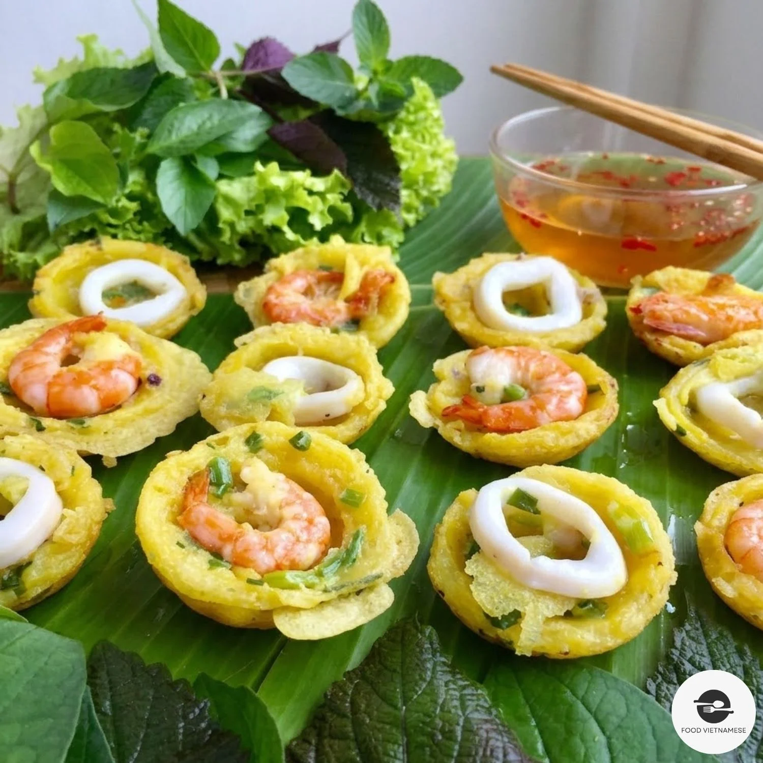 Banh Khot: Vung Tau’s Crispy-Edged Answer to Banh Xeo