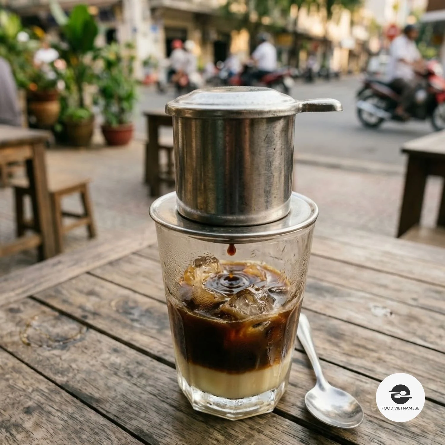 What to Eat in Saigon: A City That Doesn't Stop Cooking 17 cà phê sữa